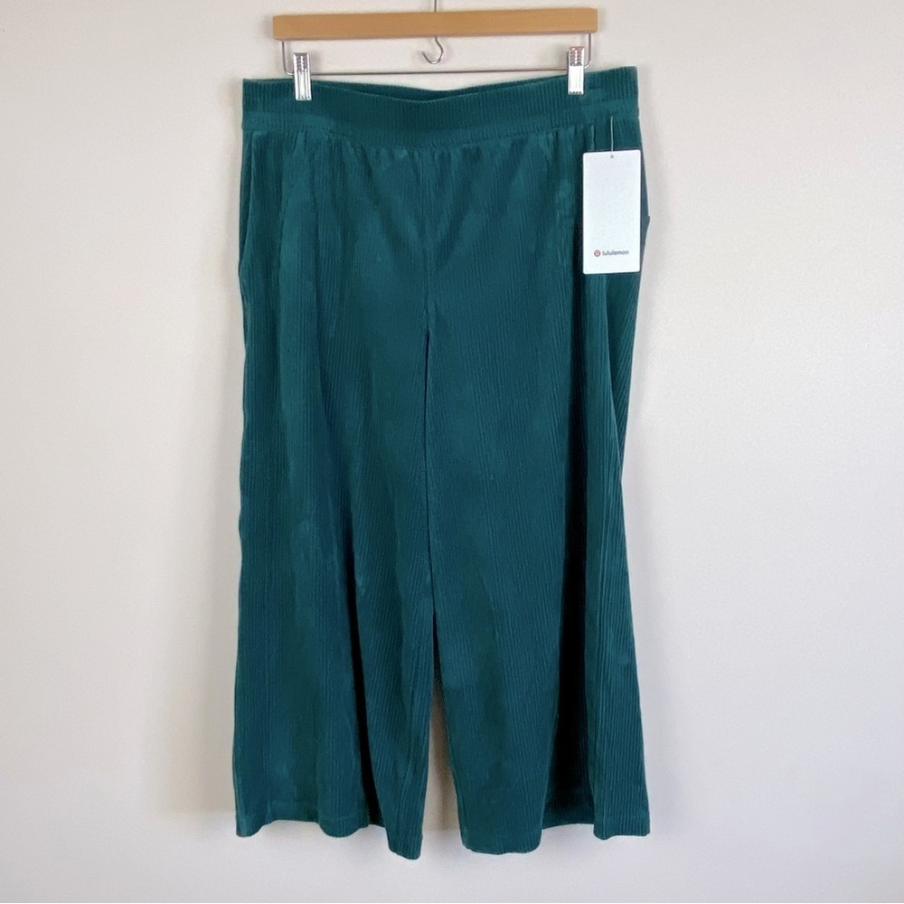 NWT Lululemon Scuba Mid-Rise Wide-Leg Crop Velvet Cord Storm Teal